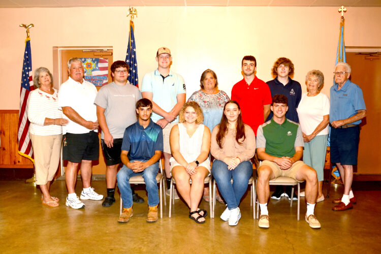 McEldowney Foundation presents scholarships